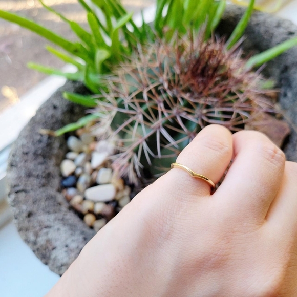 Classic Dainty Gold Arrow Wishbone Ring Band - Picture 2 of 8